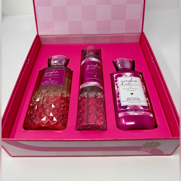 Bath & Body Set - Gingham Gorgeous Scent in Festive Gift Box